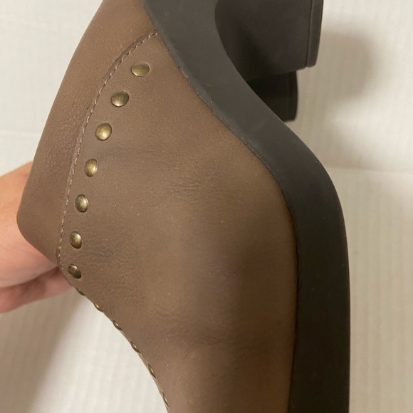 Aerosoles clogs/mules applesawce design leather w studs women's size 7 - Picture 5 of 6